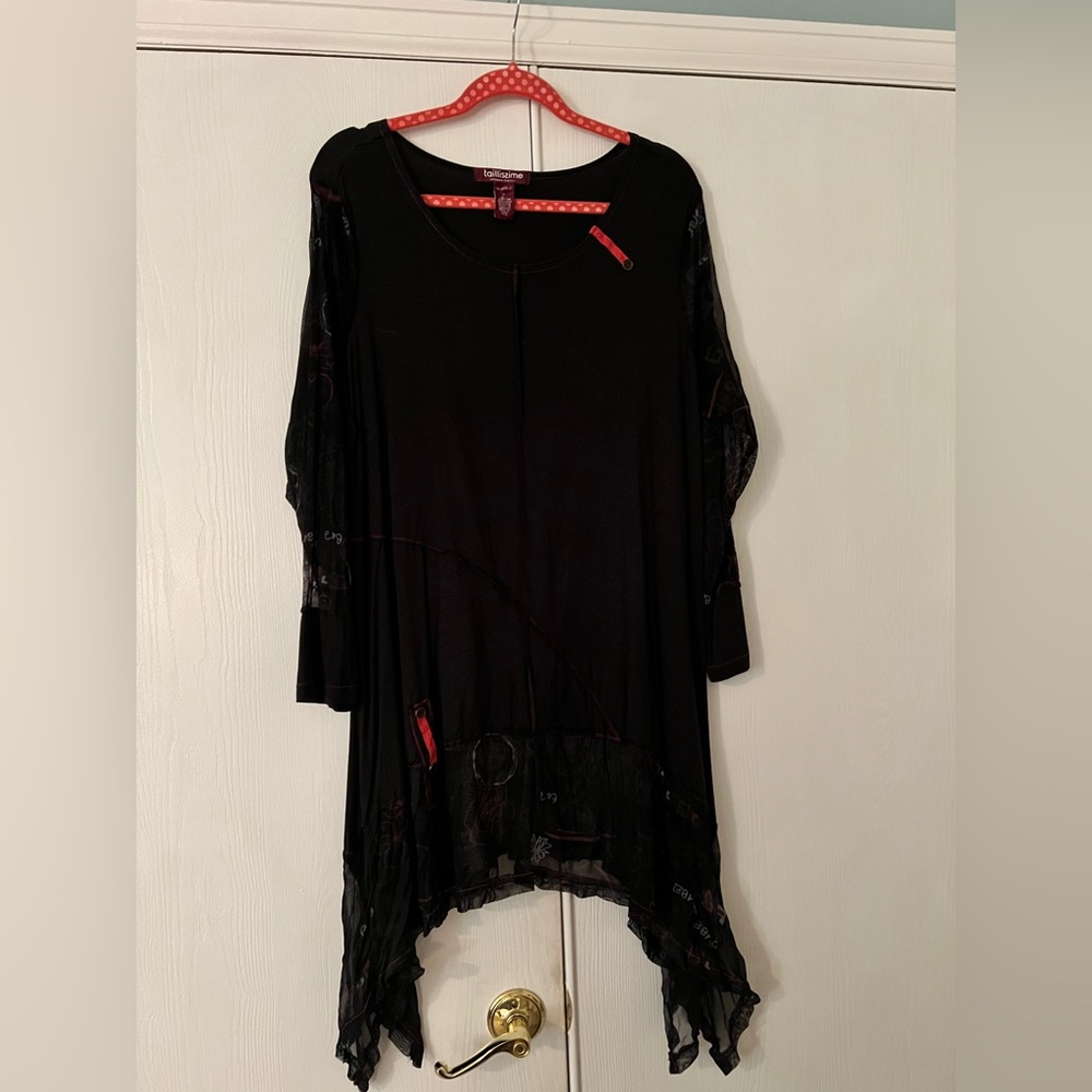 Black shark tail tunic